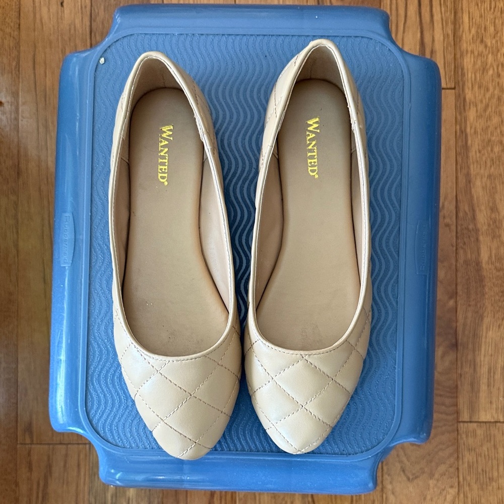 Wanted Women's Beige Quilted Flats